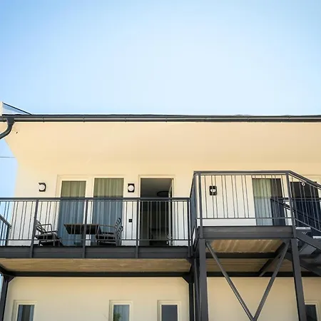 Oliver Apartment
